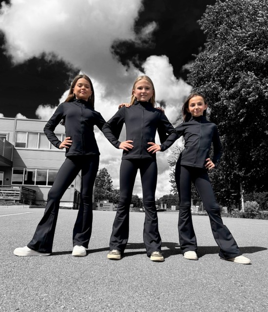 Slimjakke front, med matchens bukse